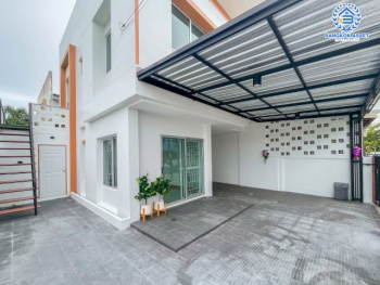 *****ทาวน์เฮ้าส์มือสองย่านกรุงเทพฯ ม.ไอ ดีไซน์ วงแหวน-รามอินทรา #หลังมุม เนื้อที่กว้างขวางมากถึง 30.4 ตร.ว. ฟังก์ชันจัดเต็ม 4 ห้องนอน 2 ห้องน้ำ 1 ที่จอดรถ บ้านสภาพสวย น่าอยู่อาศัย  บนทำเลเยี่ยม เชื่อมต่อถ.วงแหวน-รามอินทรา ถ.คู้บอน ถ.ปัญญา-รามอินทรา ถ.จตุโชติ ใกล้แฟชั่นไอส์แลนด์